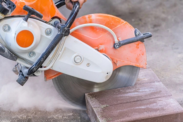 cutting-concrete